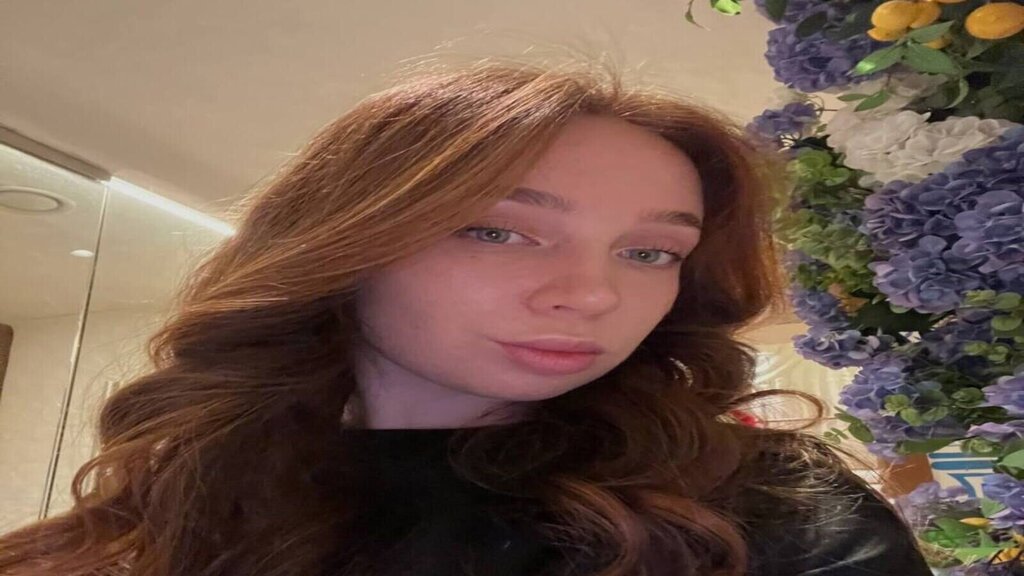 MiaIvory